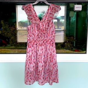 BCBG Ruffle sleeved V neck dress size 6 w/pockets